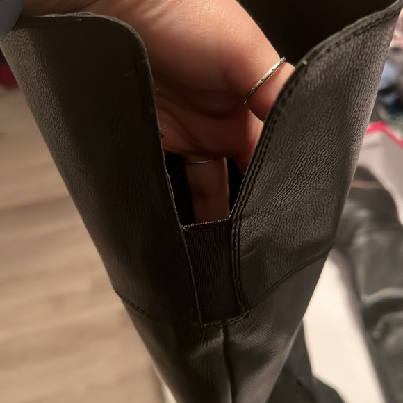 Vince Camuto Dasemma Black Over The Knee Chunky Heel Leather Boot (Black, 8) - Picture 5 of 8